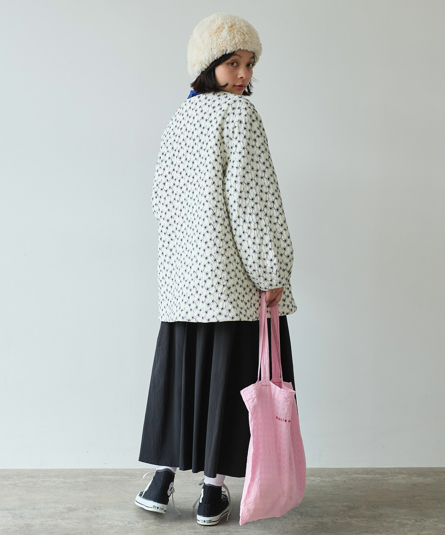 bulle de savon 丸襟コート　エンジ AMBIDEX Store 〇 evodown はな刺繍 ノーカラーコート(F コン): bulle