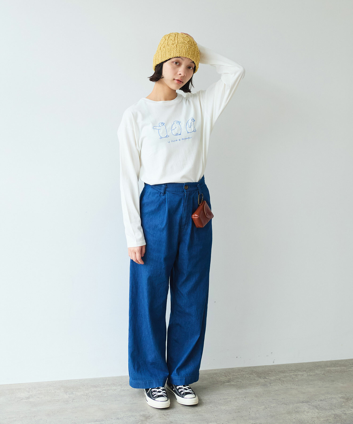 (新品)ホワイトパンツ ペンギン刺繍付き 新品)ホワイトパンツ ペンギン刺繍付き