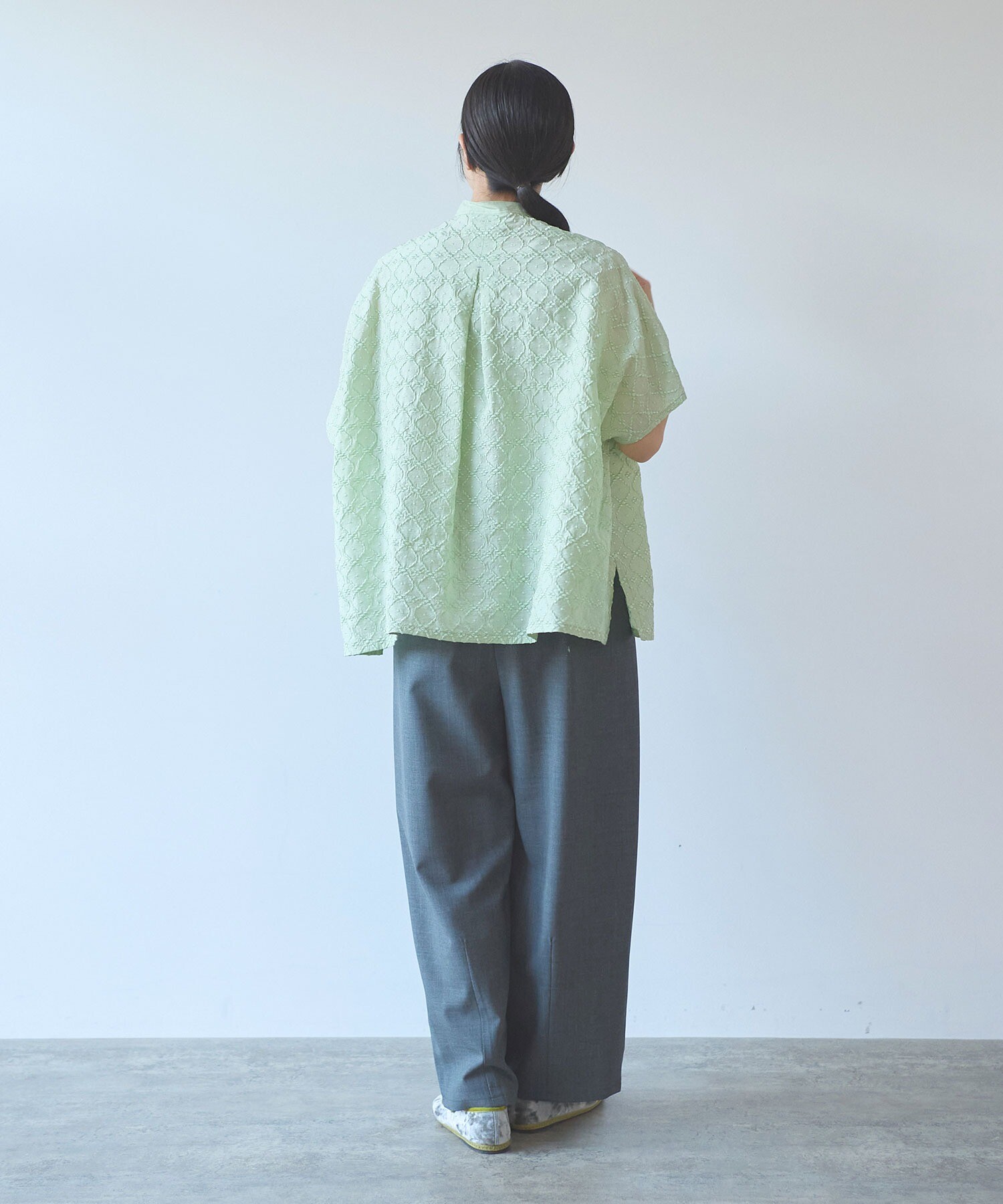 AMBIDEX Store 単色刺繍 squareブラウス (F クロ): yuni