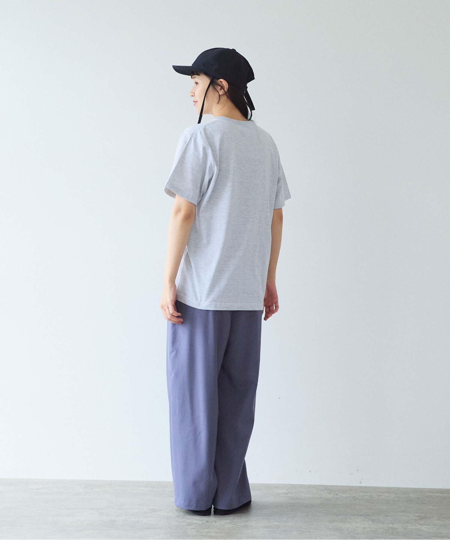 AMBIDEX Store PHILODENDRON embroidely Tシャツ(F シロ): yuni