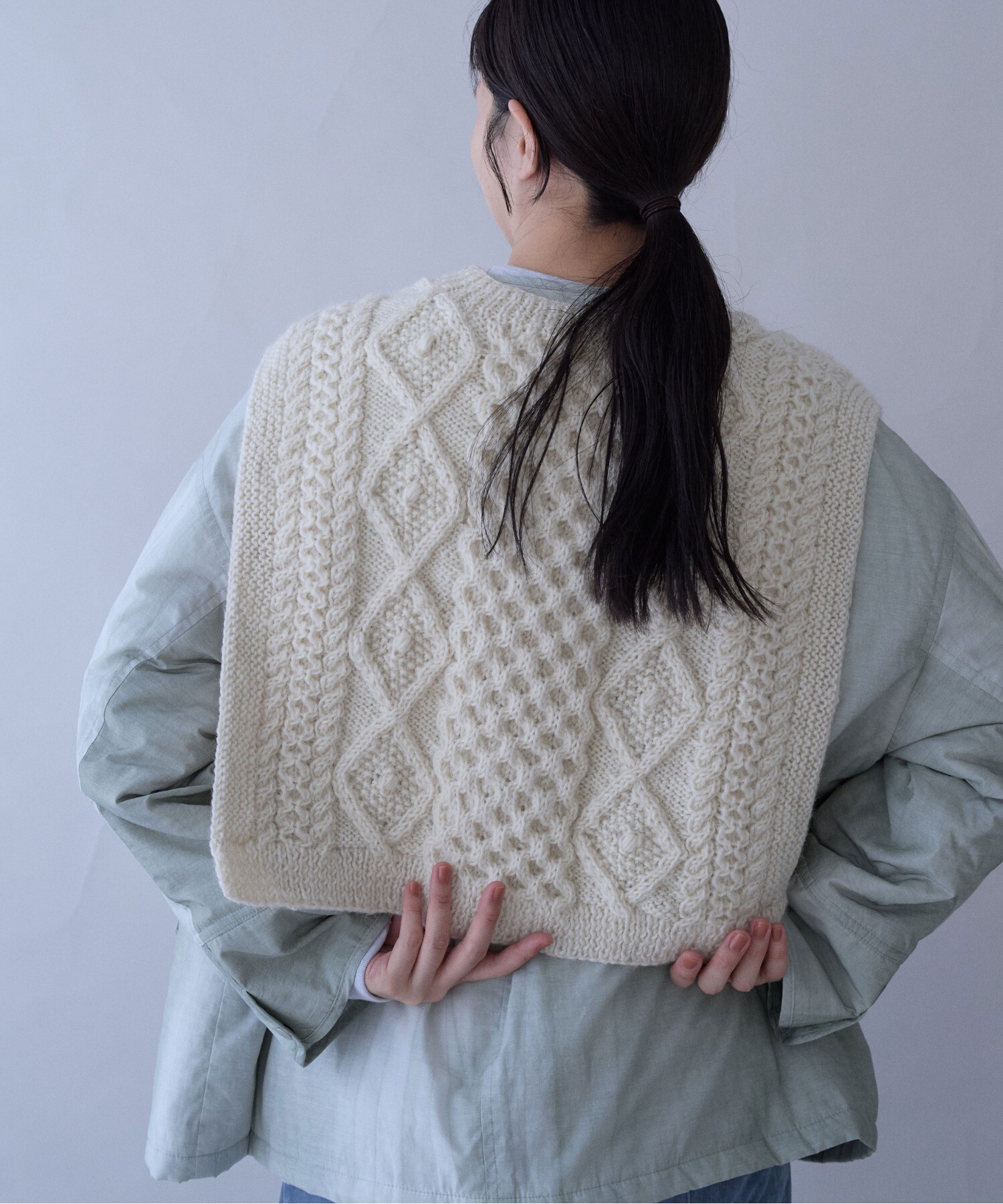 AMBIDEX Store ○ネパールハンドニット ベスト (F シロ): yuni