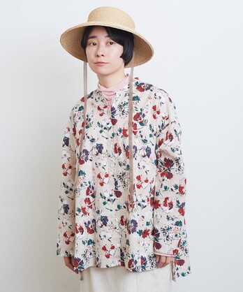 ○フラワープリントスキッパーブラウス　Cotton/linen flower print skipper blouse