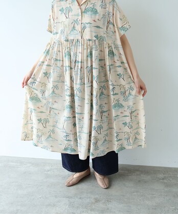 Island print tiered open collar �����s�[�X