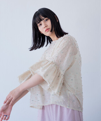 【タグ付新品】qiri／patchwork laceプルオーバーとパンツのセット タグ付新品】qiri／patchwork laceプルオーバーとパンツのセット