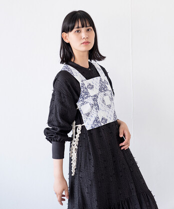 qiri ブラウス　クロ　アンビデックス AMBIDEX Store △〇lasew フリルカラーブラウス(F ベージュ