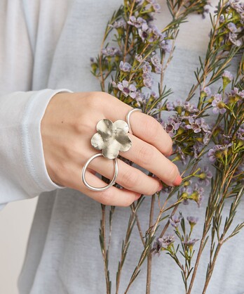 DAISY ring