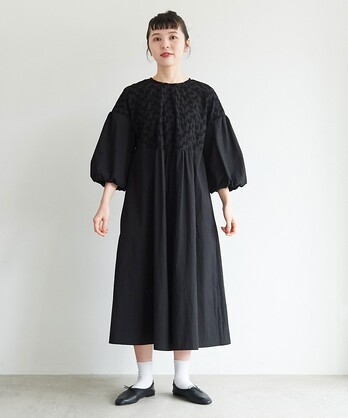 AMBIDEX Store コットン/小花の刺繍 バルーン袖 ワンピース(F クロ 