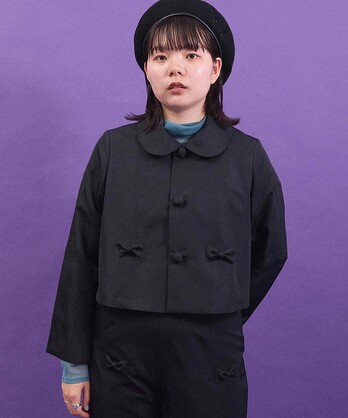 アトリエ・ドゥ・サボンきちんと並ぶ花刺繍ショートコート アトリエ・ドゥ・サボンきちんと並ぶ花刺繍ショートコート